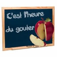 photo de la sortie Le go&ucirc;ter et promenade avant le feu d'artifice...